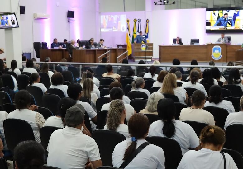 Vereador Marcio Pudim preside sessão na Câmara