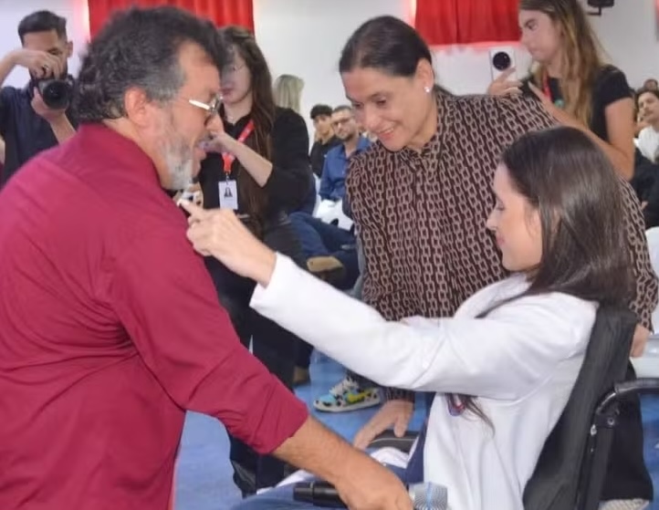 Carlos Bernardo e Leticia: 'Você é mais que vencedora'