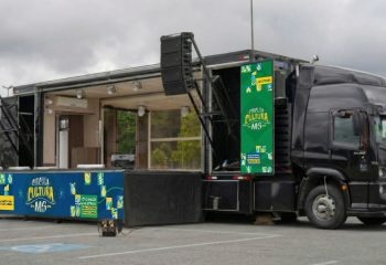 Carreta-palco começa agenda em Sonora