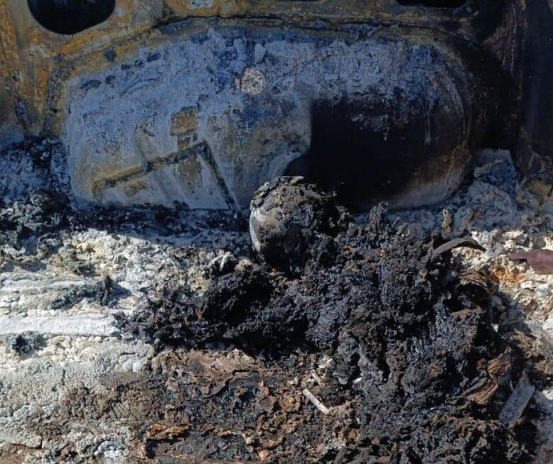Polícia investiga ocorrência com corpo carbonizado