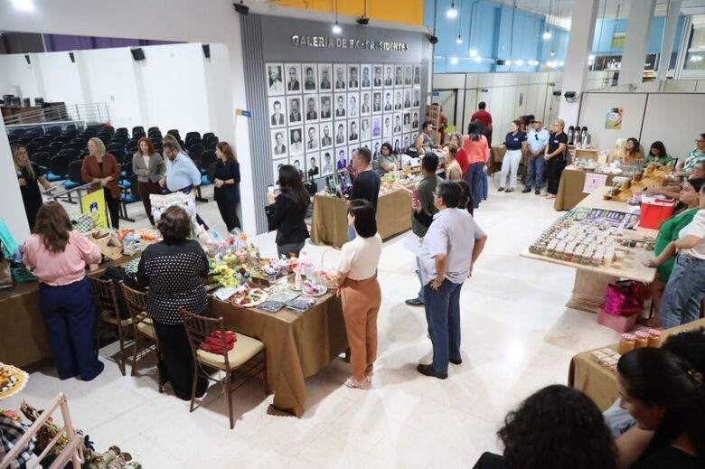 Feira acontece no saguão da Câmara de Vereadores