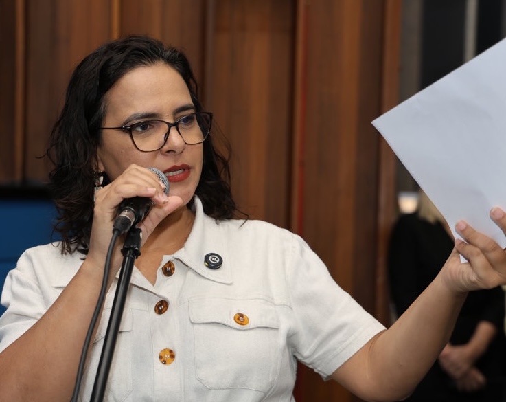 Gleice Jane cobra providências para a Educação