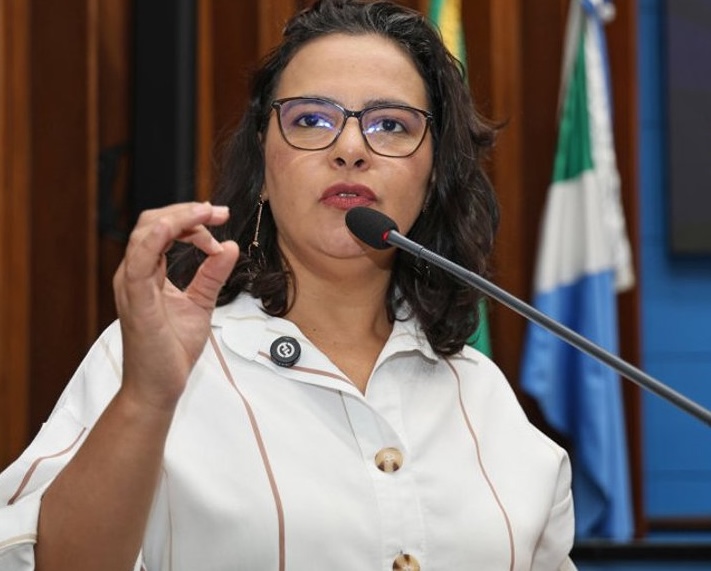 Deputada apresenta moção de protesto contra denúncia de assédio