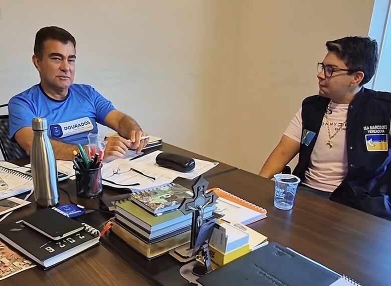 Vereadora Isa Marcondes, no gabinete com Marçal Filho