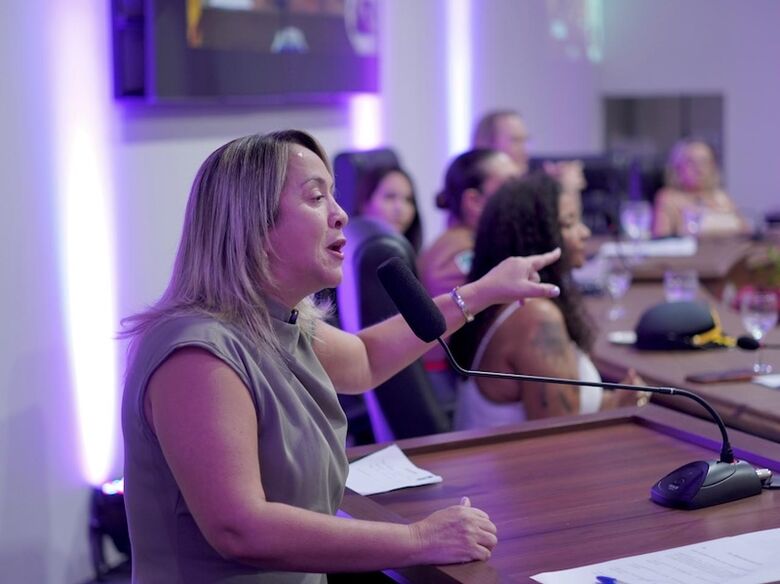 Deputada Lia Nogueira, homenageada na Câmara de Dourados