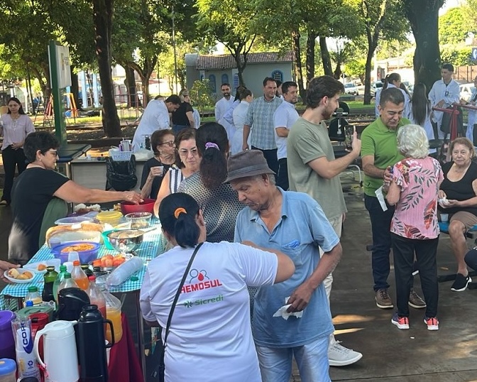 Marçal Filho prestigiou a ação na praça Paraguaia
