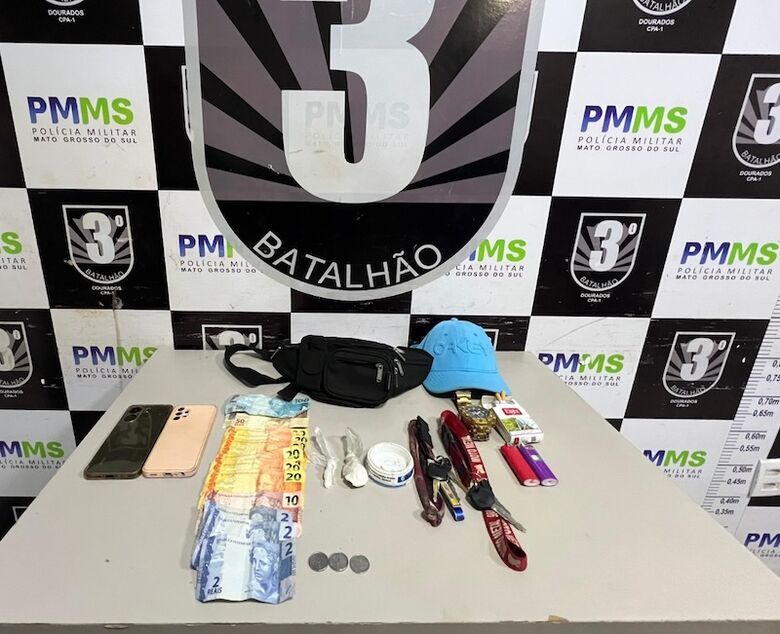 Com dupla presa, Polícia recuperou droga e celulares