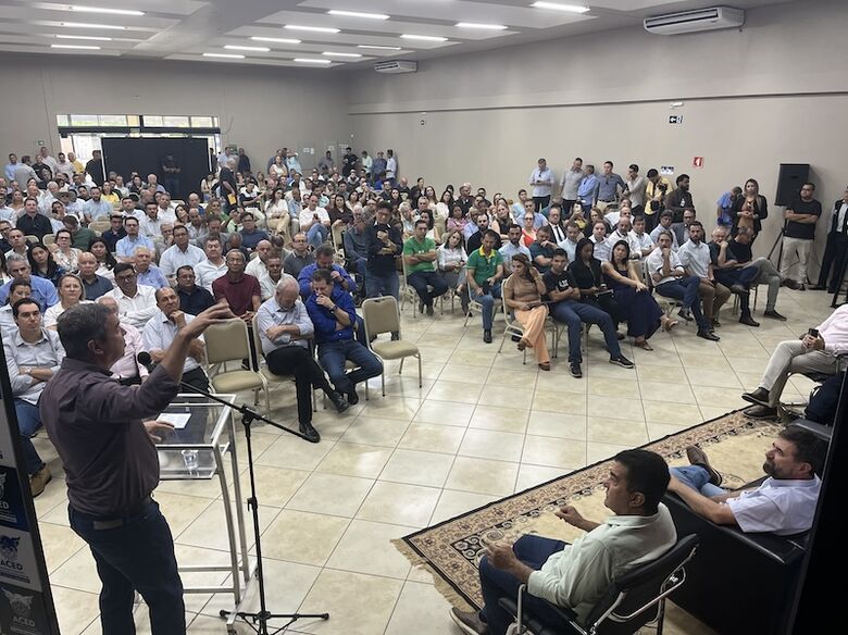 Governador fala sobre ajuste fiscal com empresários
