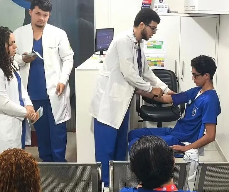 Pacientes são atendidos em clínicas da UCP