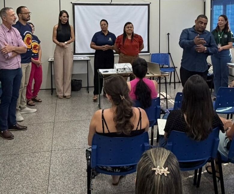 Secretário compartilha indicadores com professores da Reme