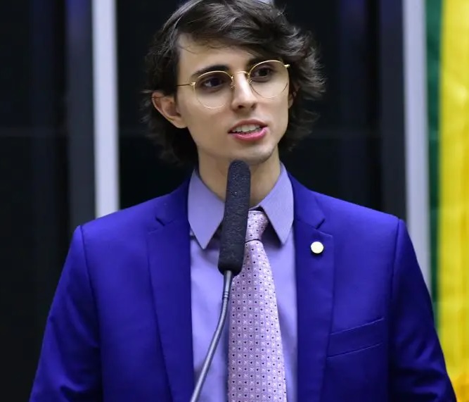 Deputado prop!oe criação de 'conselheiros' municipais