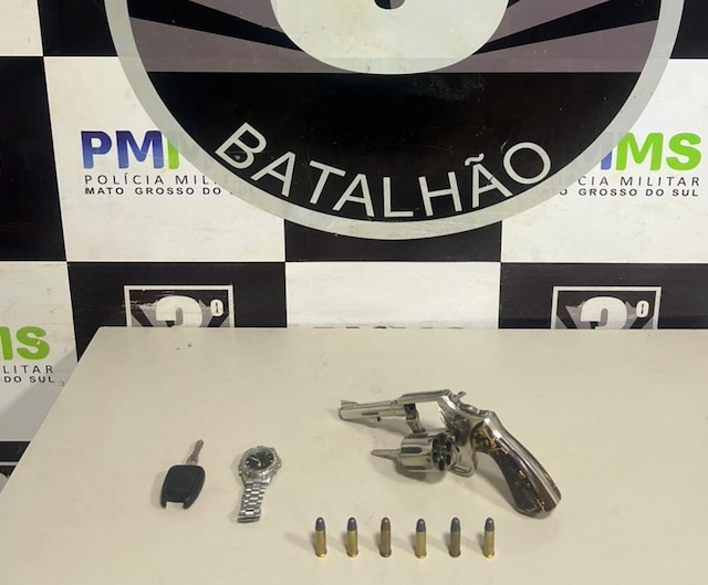 Arma e munições foram recolhidas em ação policial