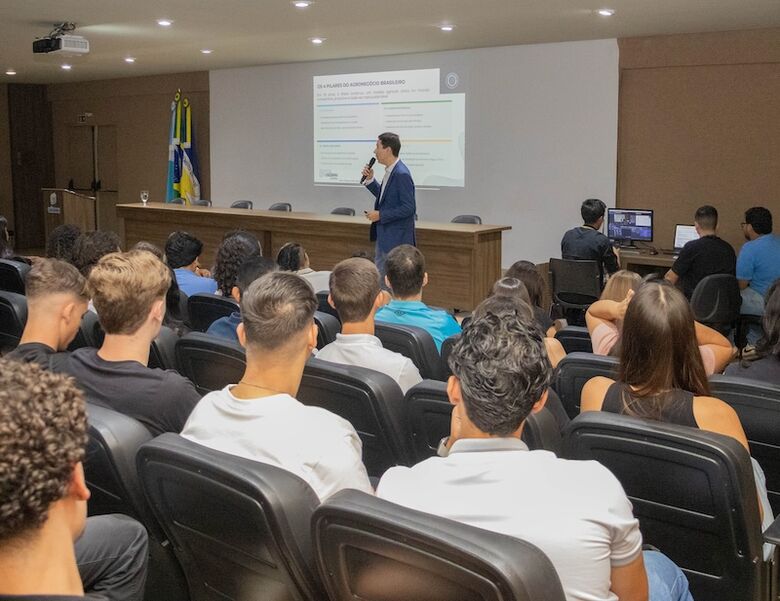 Professor Oto Cândido proferiu Aula Inaugural na Unigran
