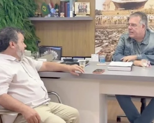 Carlos Bernardo reunido com o prefeito Eduardo Campos