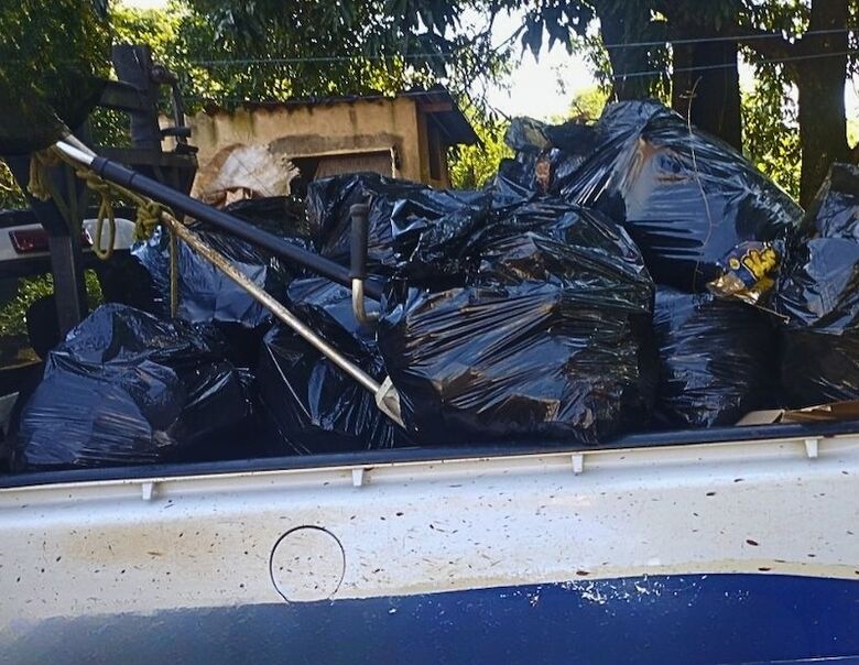 Retirada do lixo das aldeias ajuda a eliminar mosquito