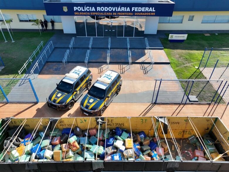 Carreta carregada com drogas foi apreendida na BR-163