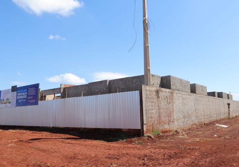 Obra parada desde 2025 será retomada nesta terça-feira