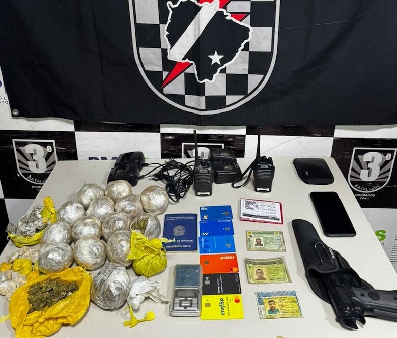 Drogas e 'moedas de troca' encontradas em ponto