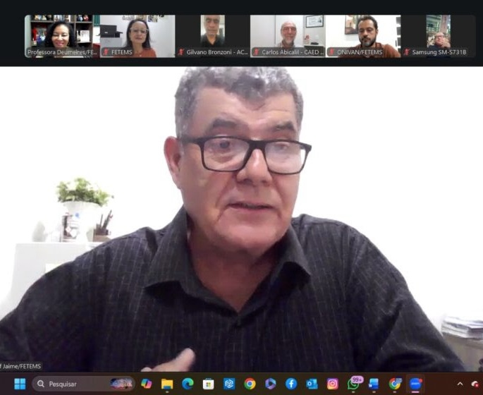 Jaime Teixeira, da Fetems, durante painel sobre Educação Pública
