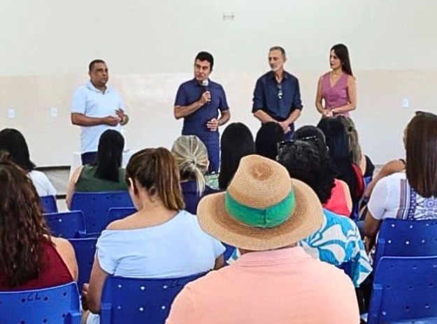Prefeito Marçal cumprimenta educadores pelos índices