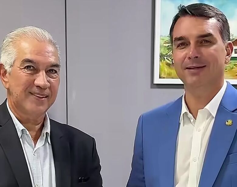 Reinaldo traz Flávio Bolsonaro para abertura da Expogrande