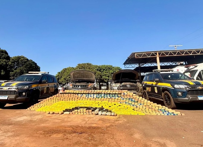 Caminhonetes são apreendidas carregadas de cocaína
