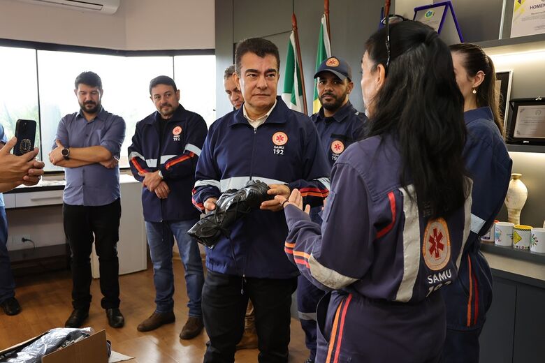 Entrega dos uniformes para o Samu foi acompanhada pelo prefeito Marçal Filho na manhã desta sexta-feira (15)