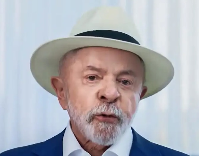 Lula usa chapéu em pronunciamento nacional