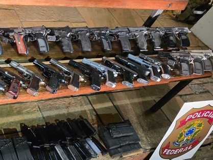 Operação policial retira arsenal de circulação