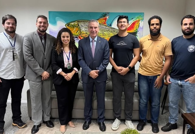 Comissão de aprovados com o deputado Paulo Corrêa