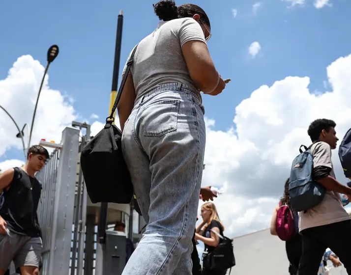 Estudantes ganham mais uma semana para se inscrever no Enes