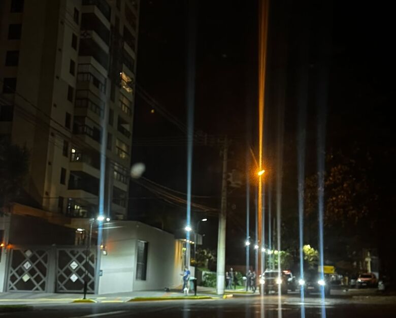 Policiais mobilizados em frente ao edifício Euro Garden