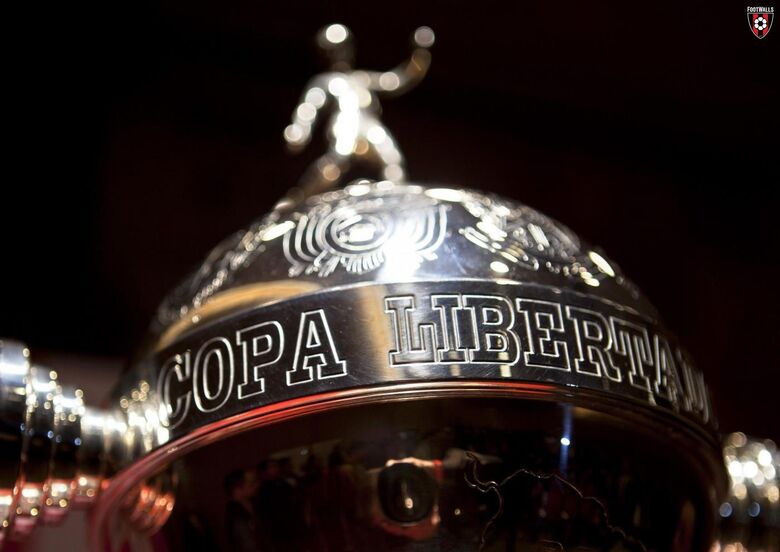 O troféu da Copa Libertadores, competição que teve as datas das oitavas de final anunciadas.