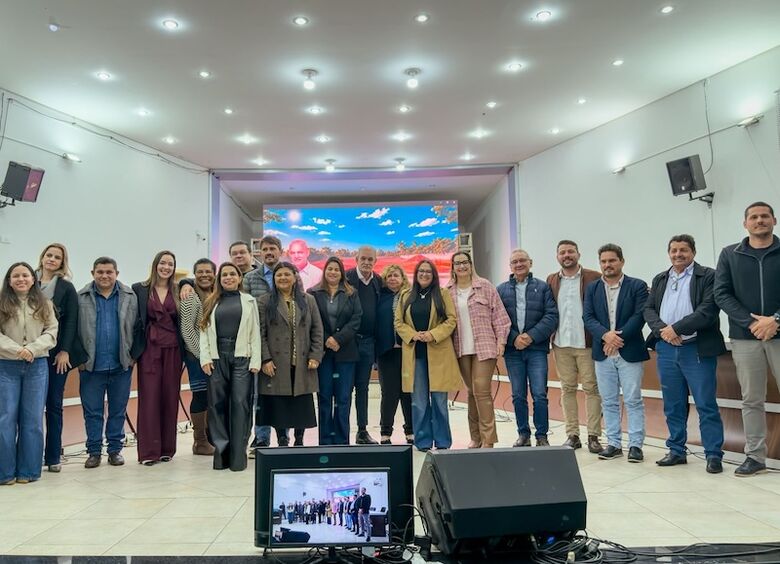 Grupo reunido pelo hospital regional em Naviraí