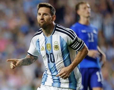 Messi se iguala ao maior artilheiro das Copa até aqui