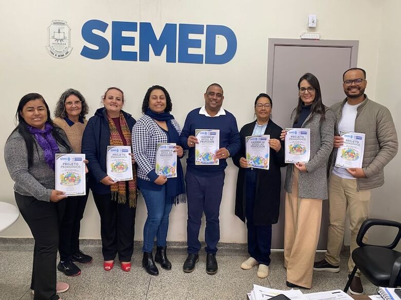 Secretário Nilson e equipe técnica da Semed no lançamento do projeto