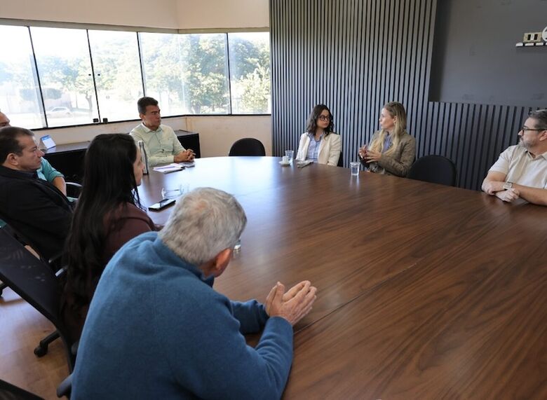 Marçal com secretários, durante encontro com Inpasa