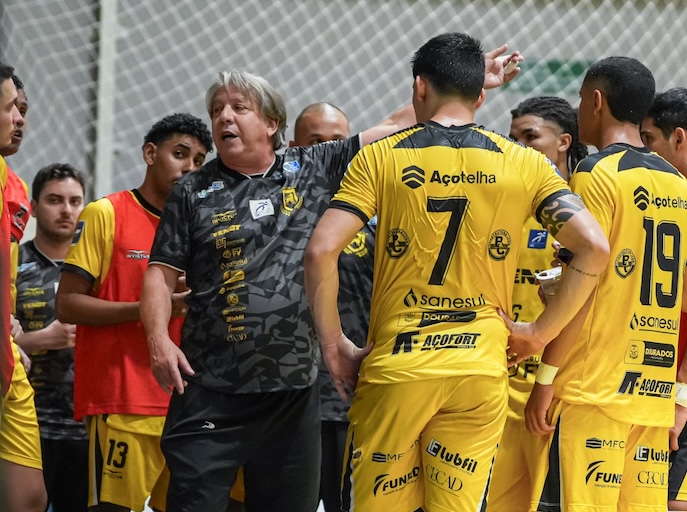 Técnico Sergio Benatti orienta o JAG no sul do país