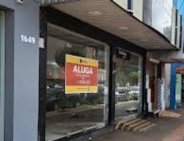 Comércio abriu 126 e fechou 100 empresas em Dourados