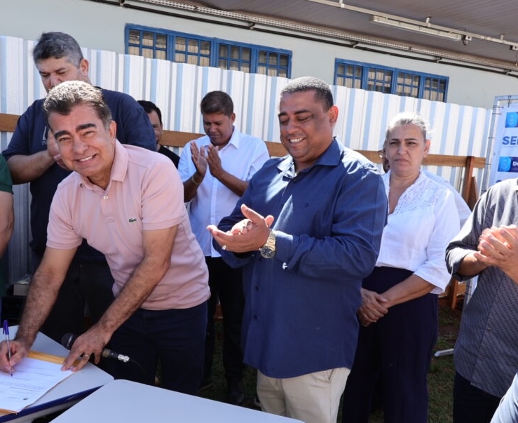 Assinatura da OS para novas salas de aula, em dezembro de 2025