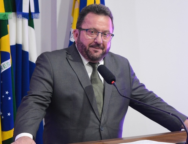 Laudir Munaretto atende pedidos de moradores do Canaã