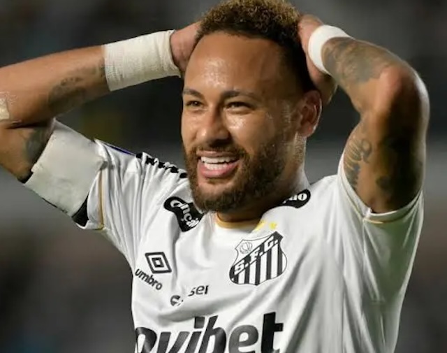 Neymar é relacionado para enfrentar o Corinthians