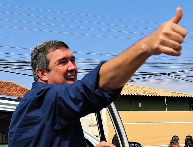 Governador Eduardo Riedel acompanha premiação
