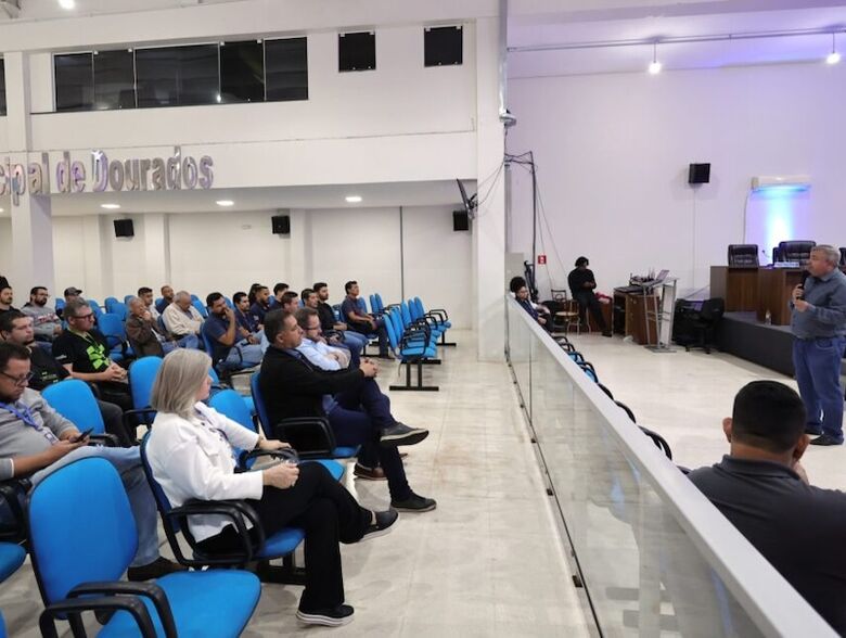 Semsur reúne empresas para orientar sobre regras
