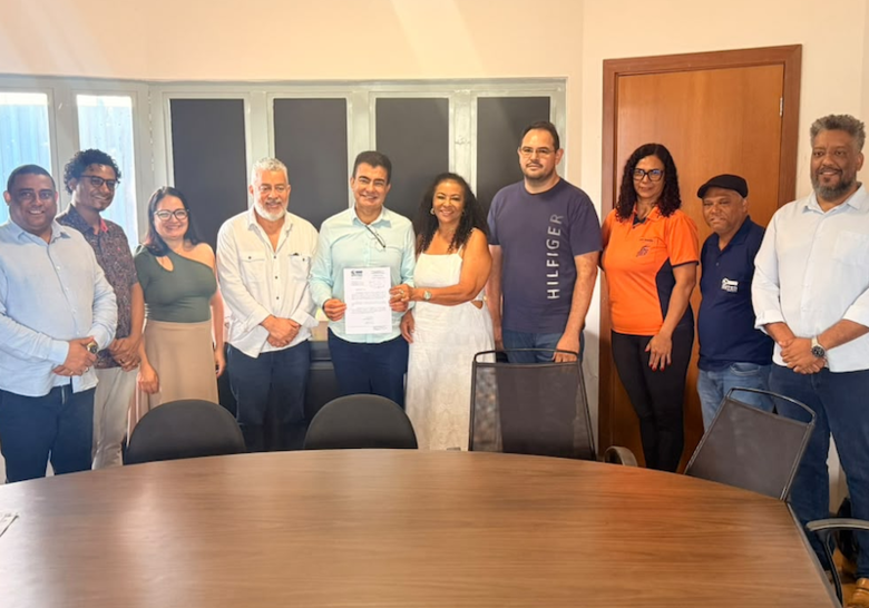 Simted apresenta minuta de projeto ao prefeito
